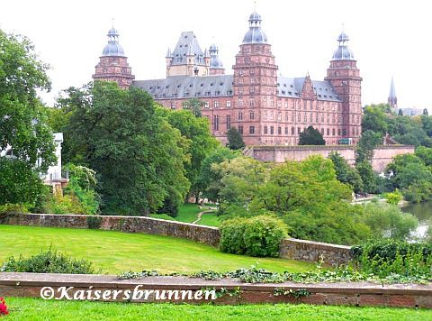 Schloss Johannisburg und sein schöner Mediterranen Garten